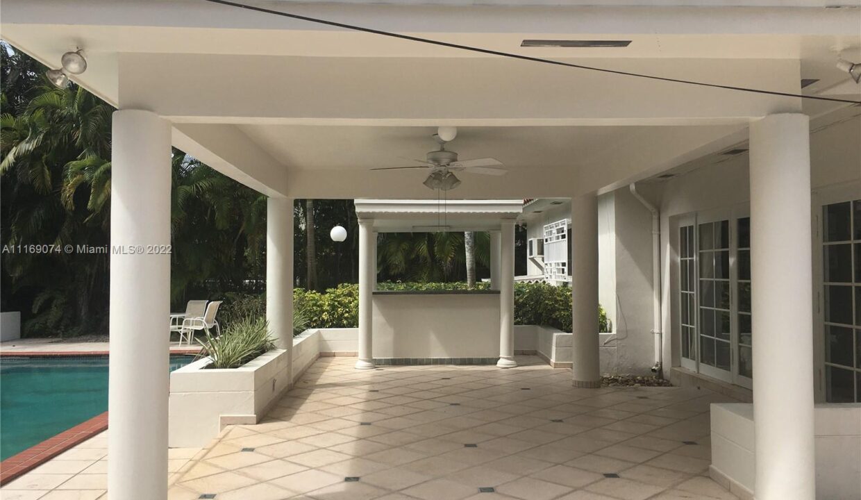 1222 Coral Way Coral Gables, FL 33134-4754 2